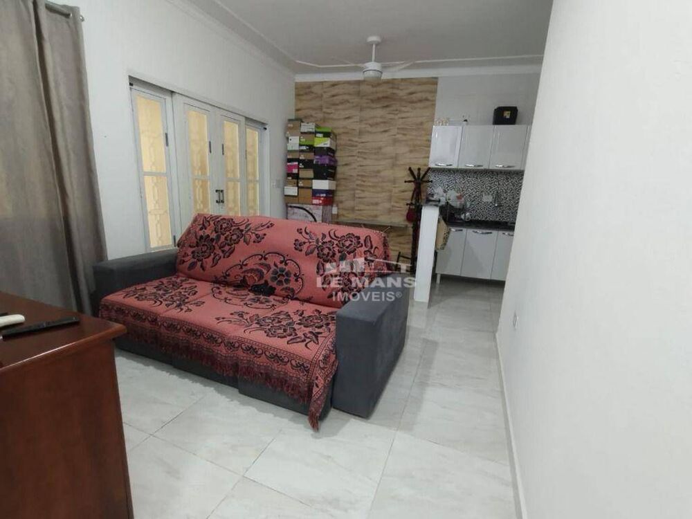 Casa à venda com 2 quartos, 53m² - Foto 1