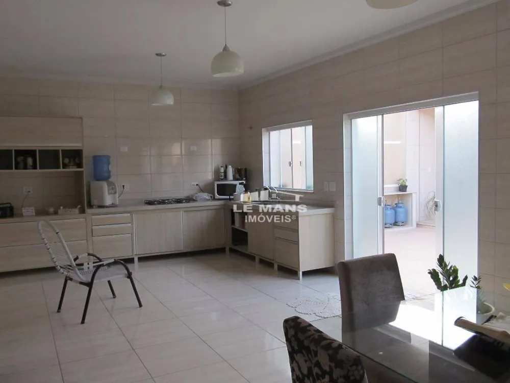 Casa, 4 quartos, 250 m² - Foto 15