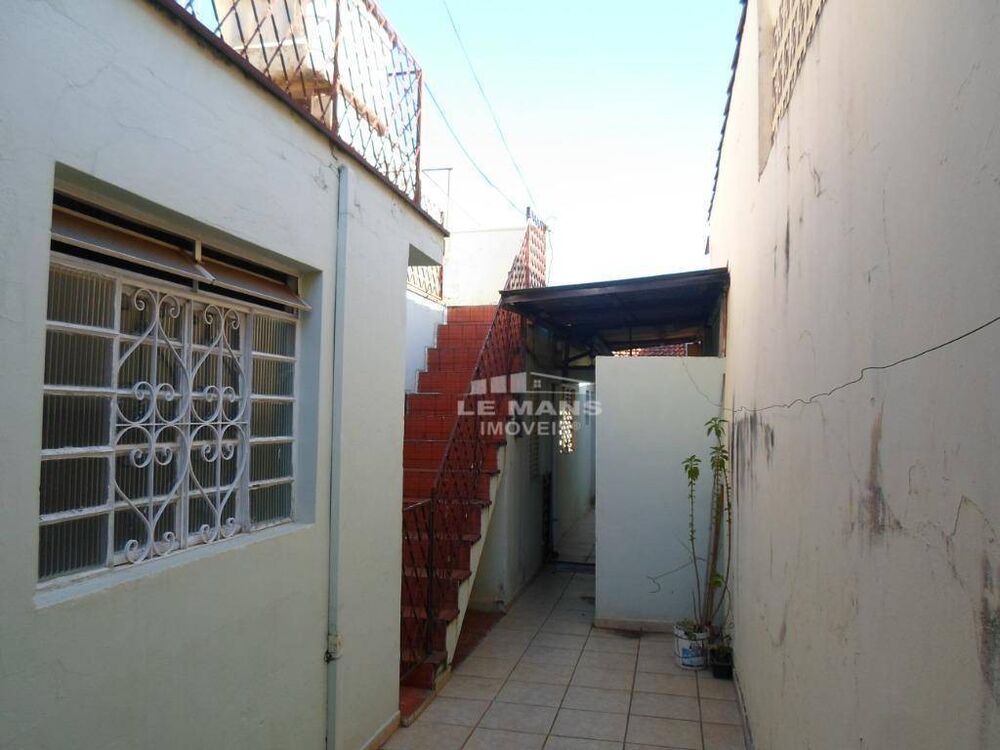 Casa à venda com 3 quartos, 70m² - Foto 2
