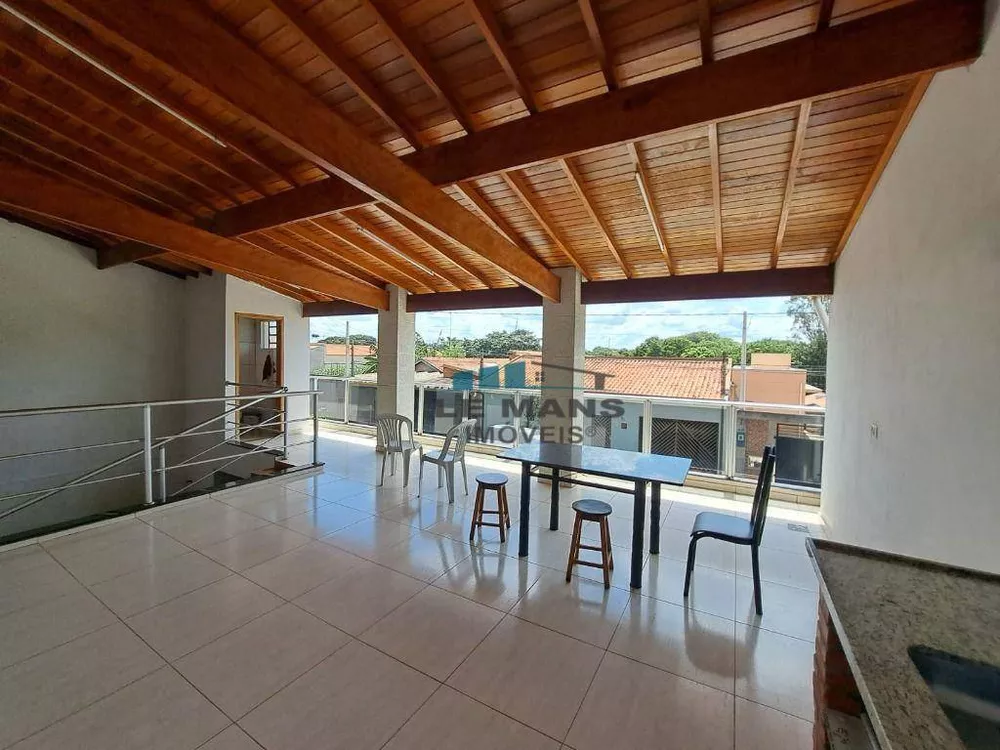 Casa à venda com 2 quartos, 130m² - Foto 1