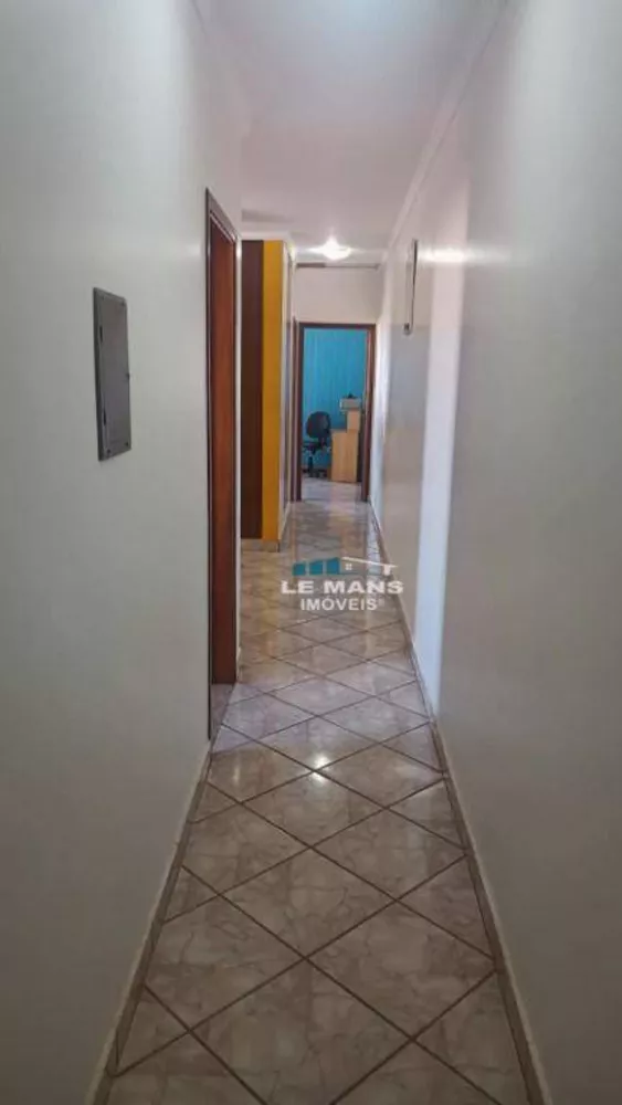 Casa à venda com 3 quartos, 220m² - Foto 3