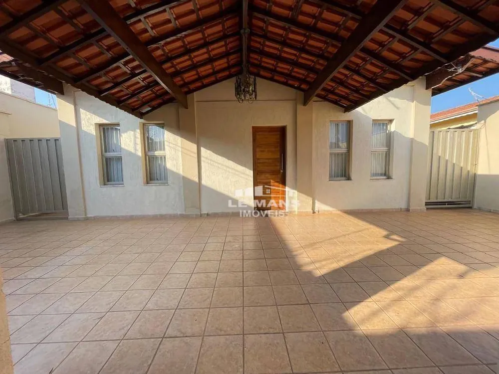 Casa, 3 quartos, 240 m² - Foto 2