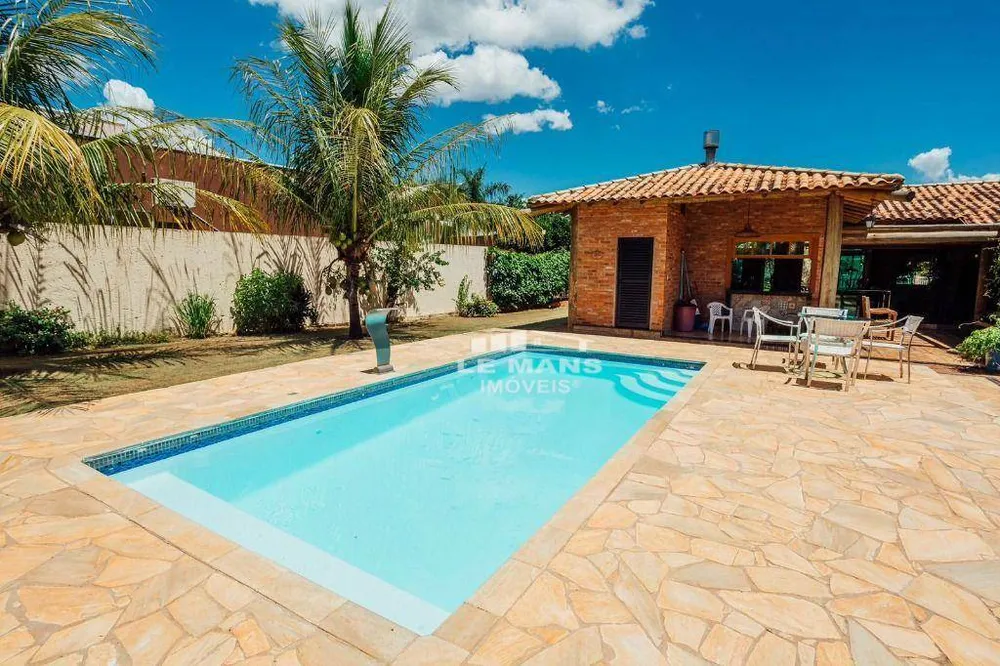 Chácara, 3 quartos, 1100 m² - Foto 1