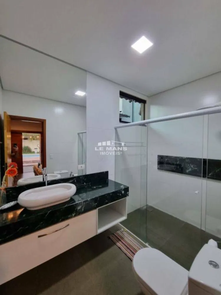 Chácara, 3 quartos, 1100 m² - Foto 1