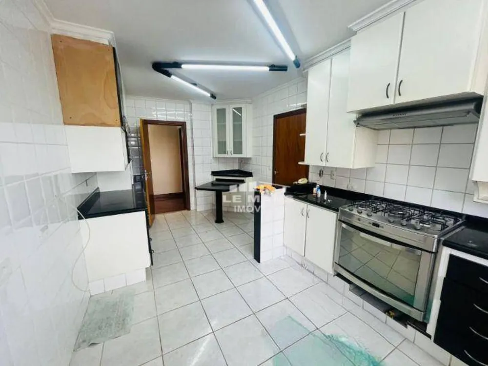 Apartamento, 3 quartos, 218 m² - Foto 2