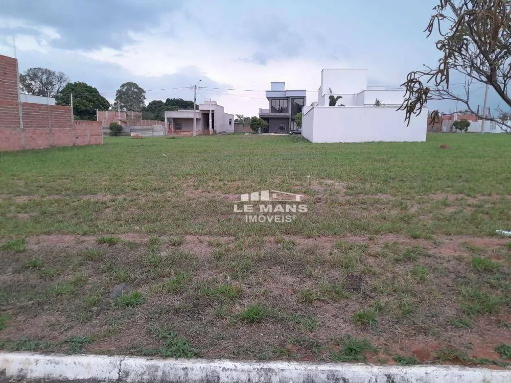 Loteamento e Condomínio, 200 m² - Foto 1