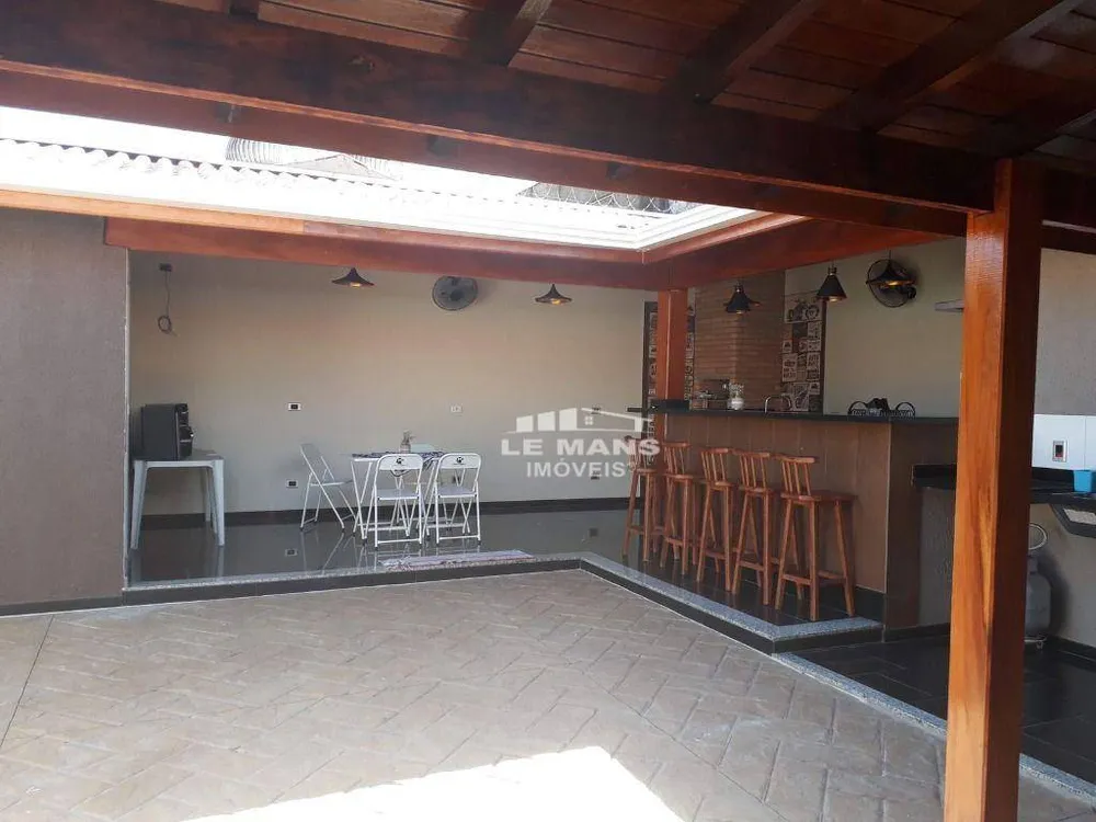 Casa, 3 quartos, 270 m² - Foto 1