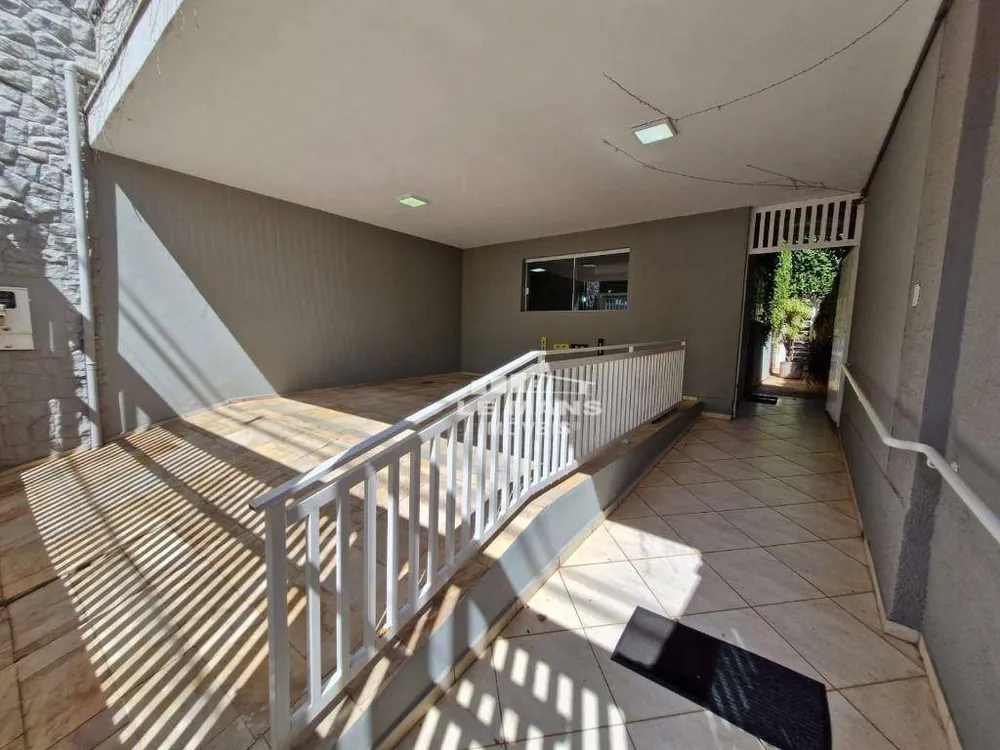 Casa, 3 quartos, 266 m² - Foto 1