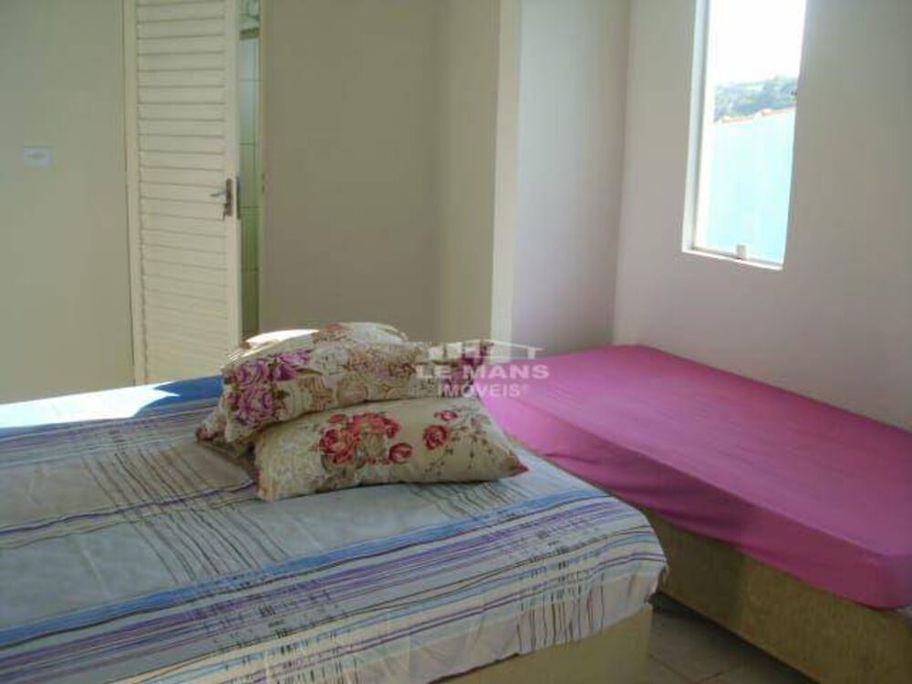 Casa para alugar com 5 quartos, 485m² - Foto 4
