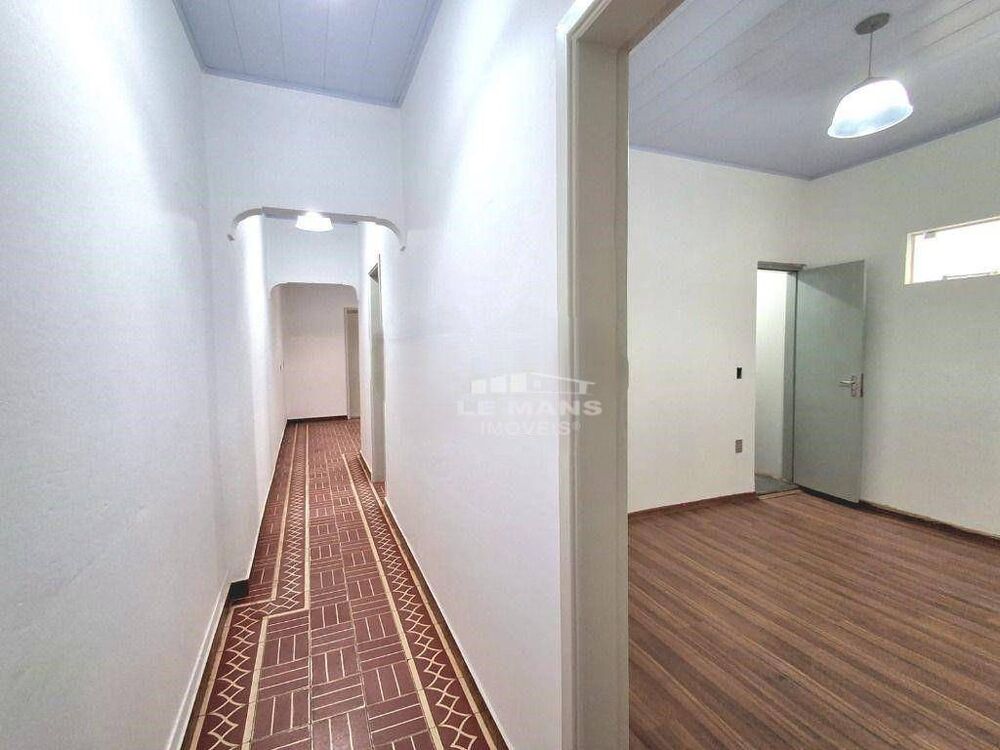 Casa à venda com 3 quartos, 108m² - Foto 1