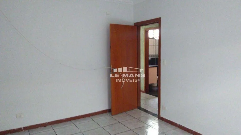 Casa, 3 quartos, 260 m² - Foto 9