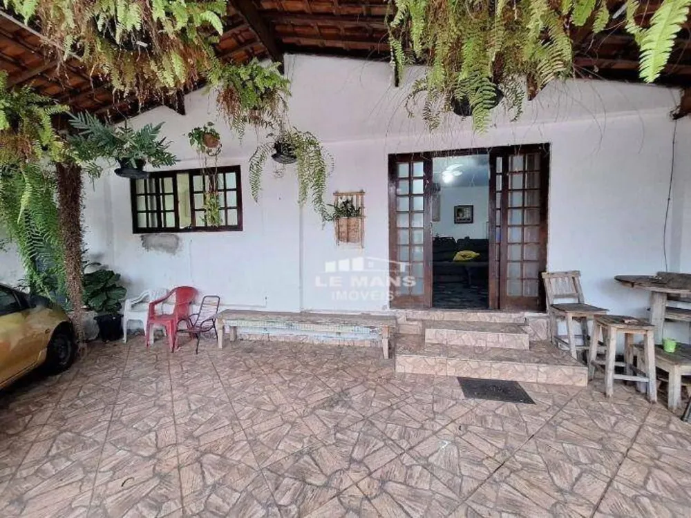Casa, 3 quartos, 213 m² - Foto 1