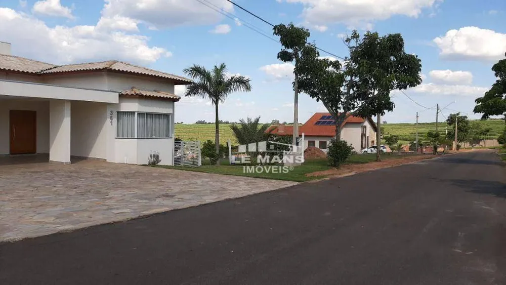 Loteamento e Condomínio, 1000 m² - Foto 1