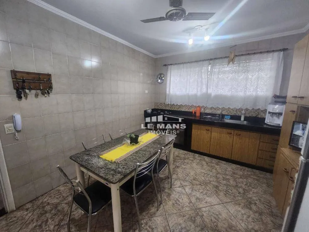 Casa, 4 quartos, 205 m² - Foto 2