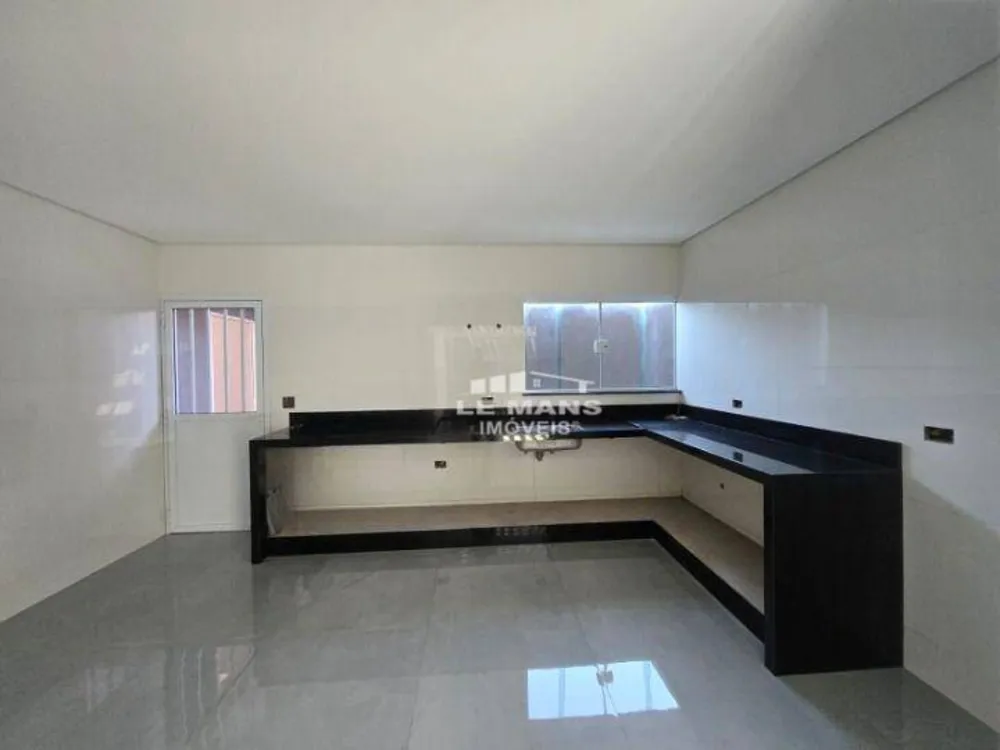 Casa, 3 quartos, 181 m² - Foto 1