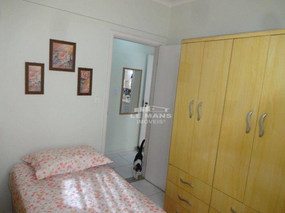 Apartamento à venda com 3 quartos, 74m² - Foto 2
