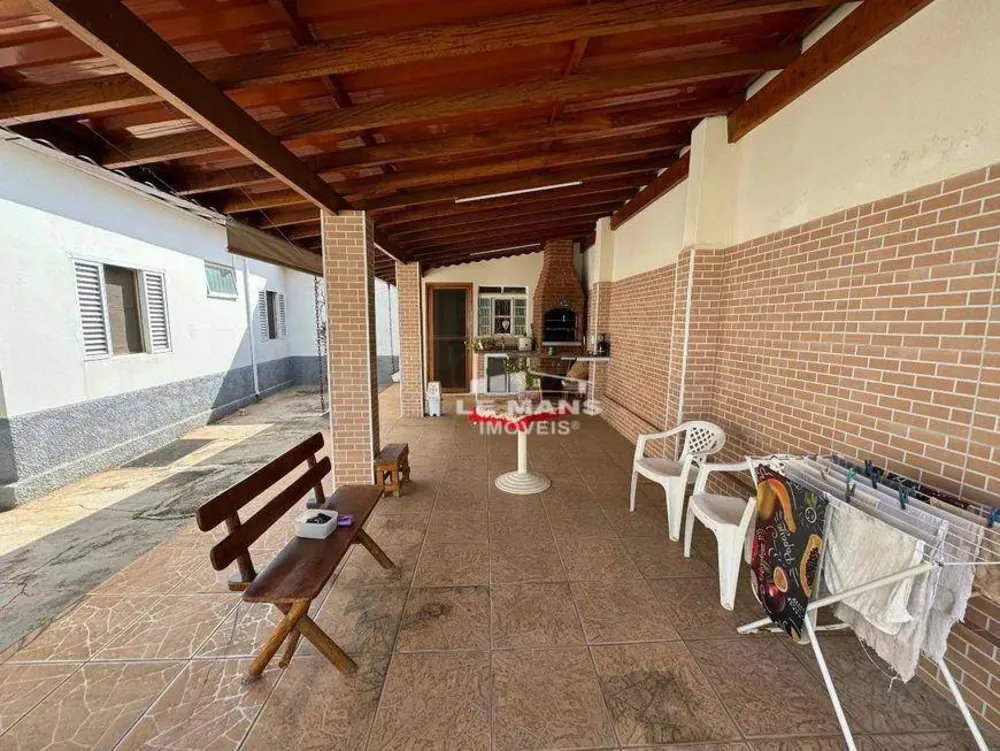 Casa, 5 quartos, 238 m² - Foto 2