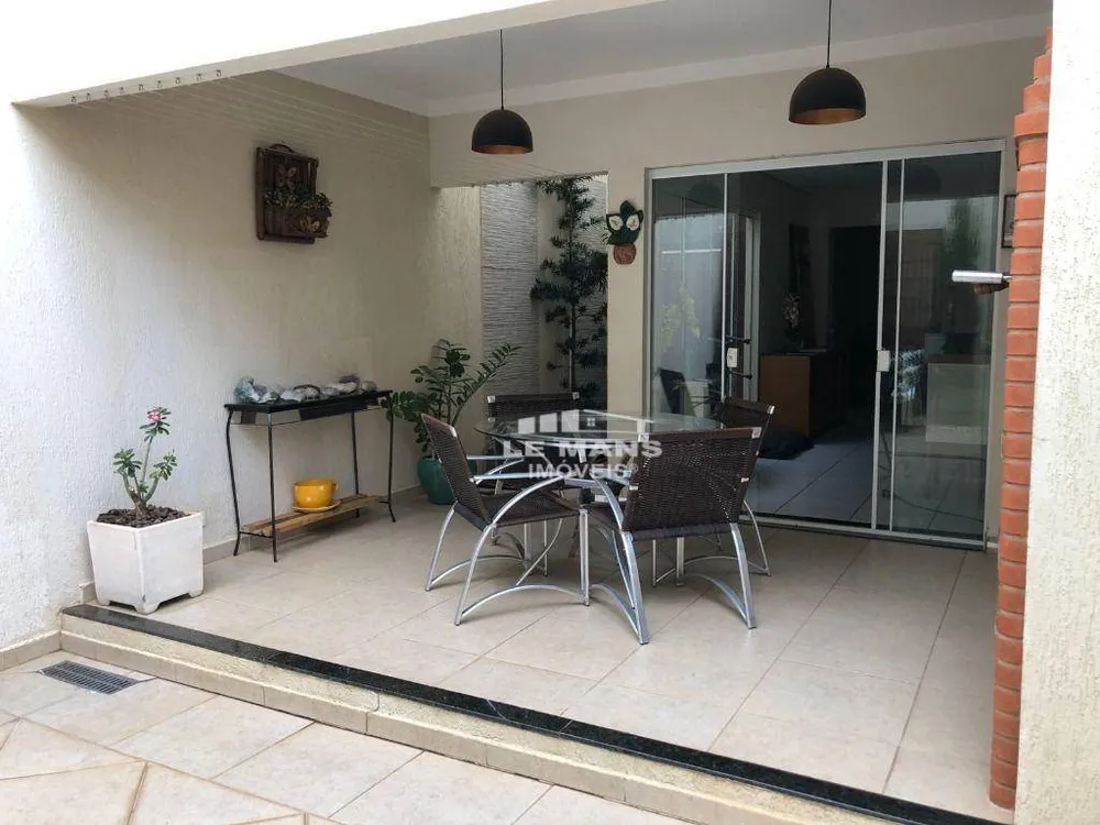 Casa, 3 quartos, 172 m² - Foto 1