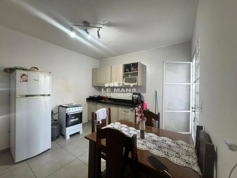 Casa, 2 quartos, 80 m² - Foto 1