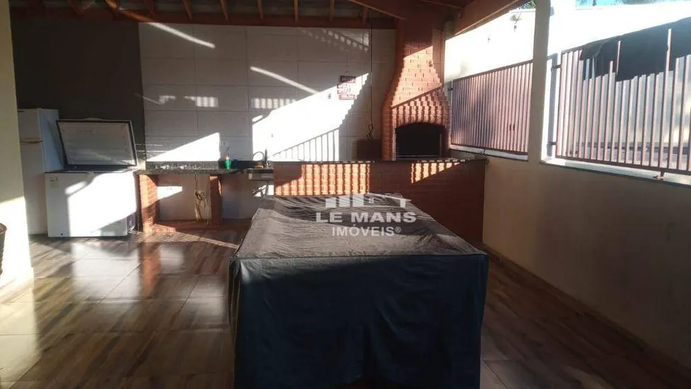 Chácara, 3 quartos, 600 m² - Foto 1