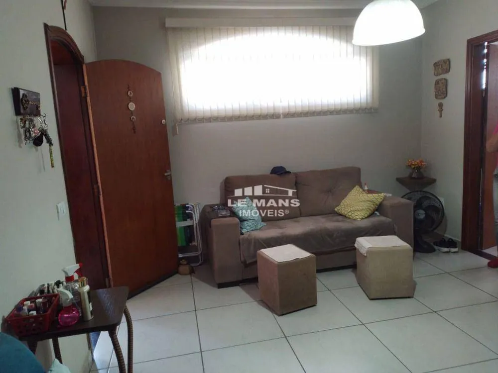 Casa, 3 quartos, 131 m² - Foto 1