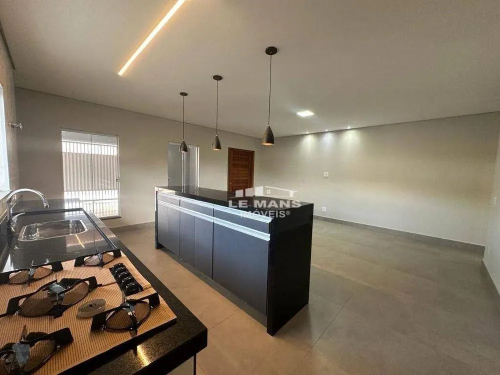 Casa, 3 quartos, 138 m² - Foto 2