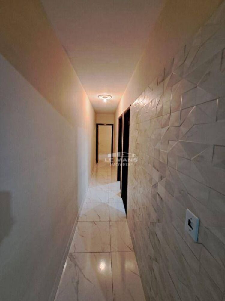 Casa à venda com 2 quartos, 110m² - Foto 2