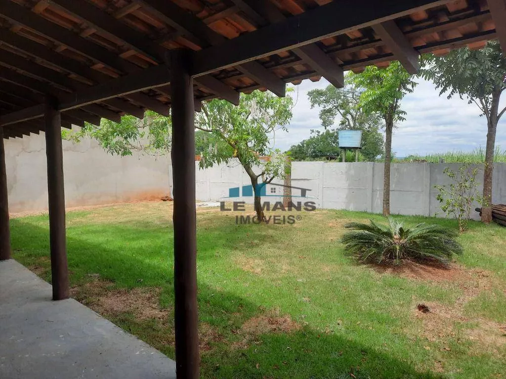 Chácara à venda com 3 quartos, 300m² - Foto 4