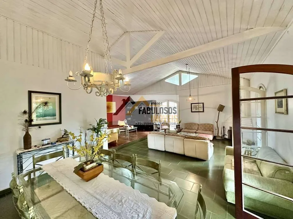 Casa, 3 quartos, 233 m² - Foto 1