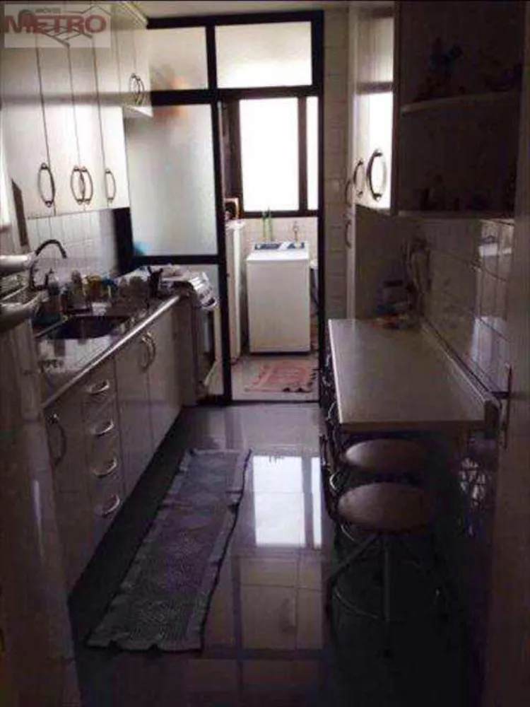 Apartamento à venda com 2 quartos, 61m² - Foto 3