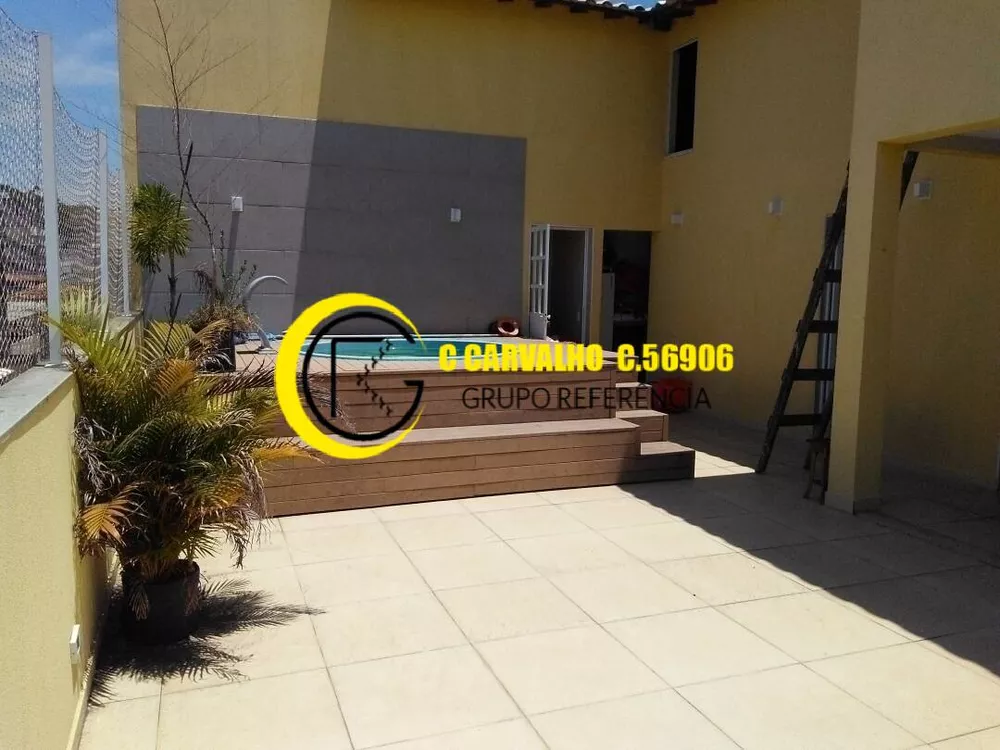 Casa à venda com 4 quartos, 200m² - Foto 2