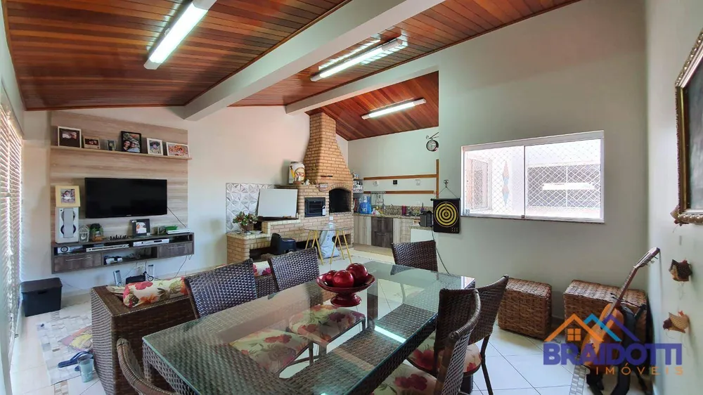 Casa, 3 quartos, 230 m² - Foto 1