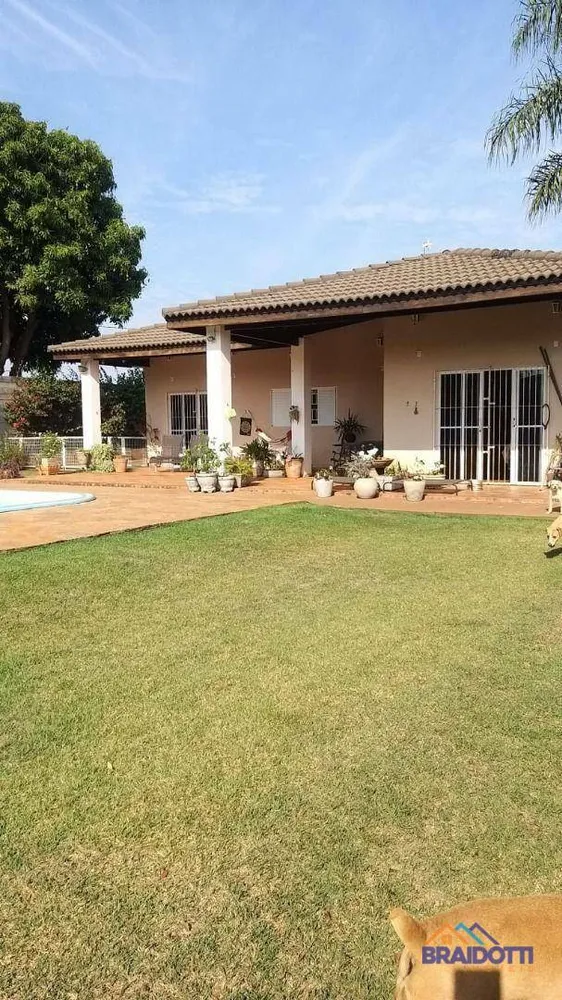 Chácara, 4 quartos, 1160 m² - Foto 2