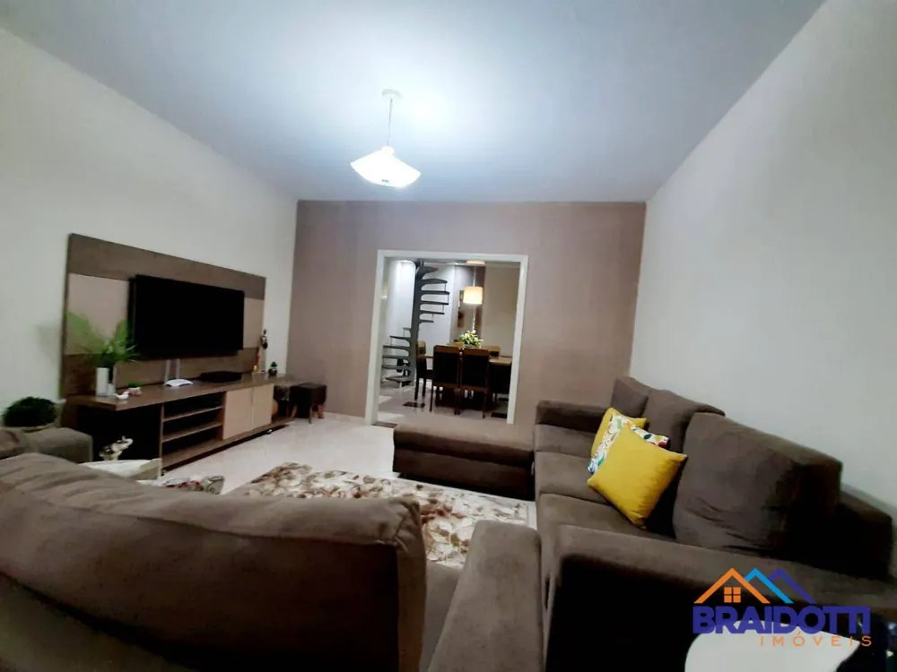 Casa, 3 quartos, 184 m² - Foto 1
