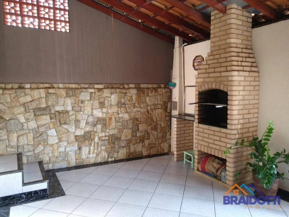 Casa, 3 quartos, 129 m² - Foto 1