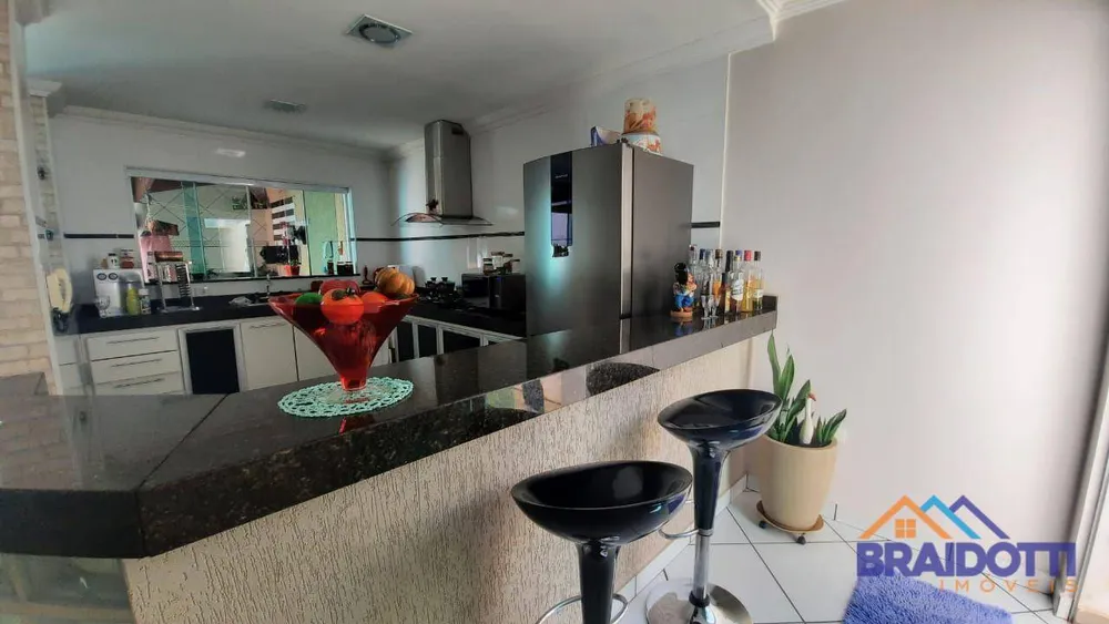 Casa, 3 quartos, 156 m² - Foto 2