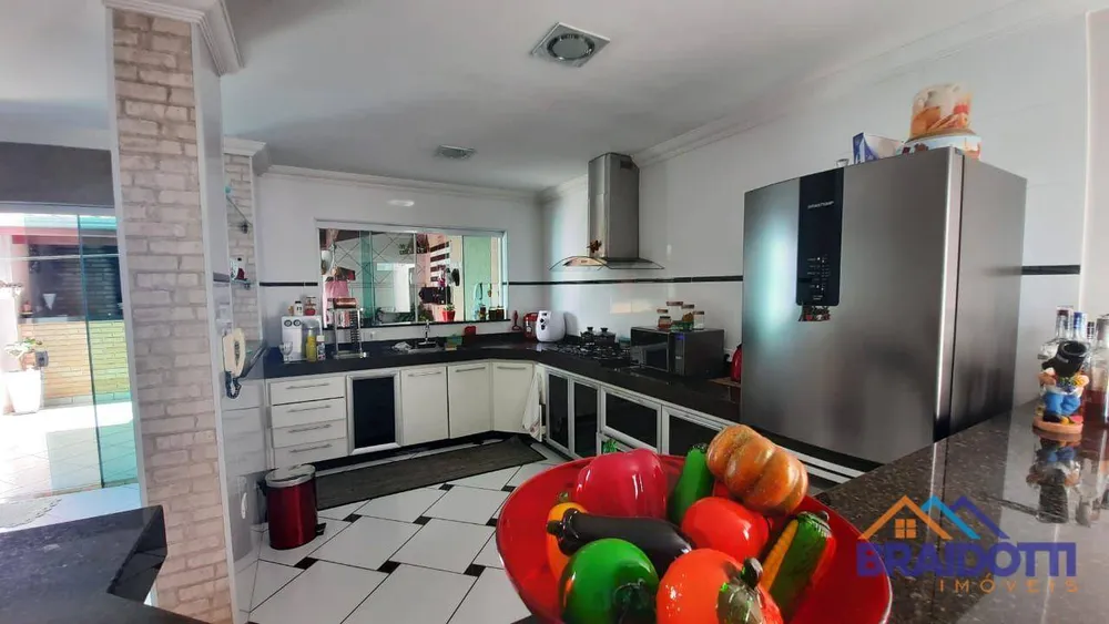 Casa, 3 quartos, 156 m² - Foto 1