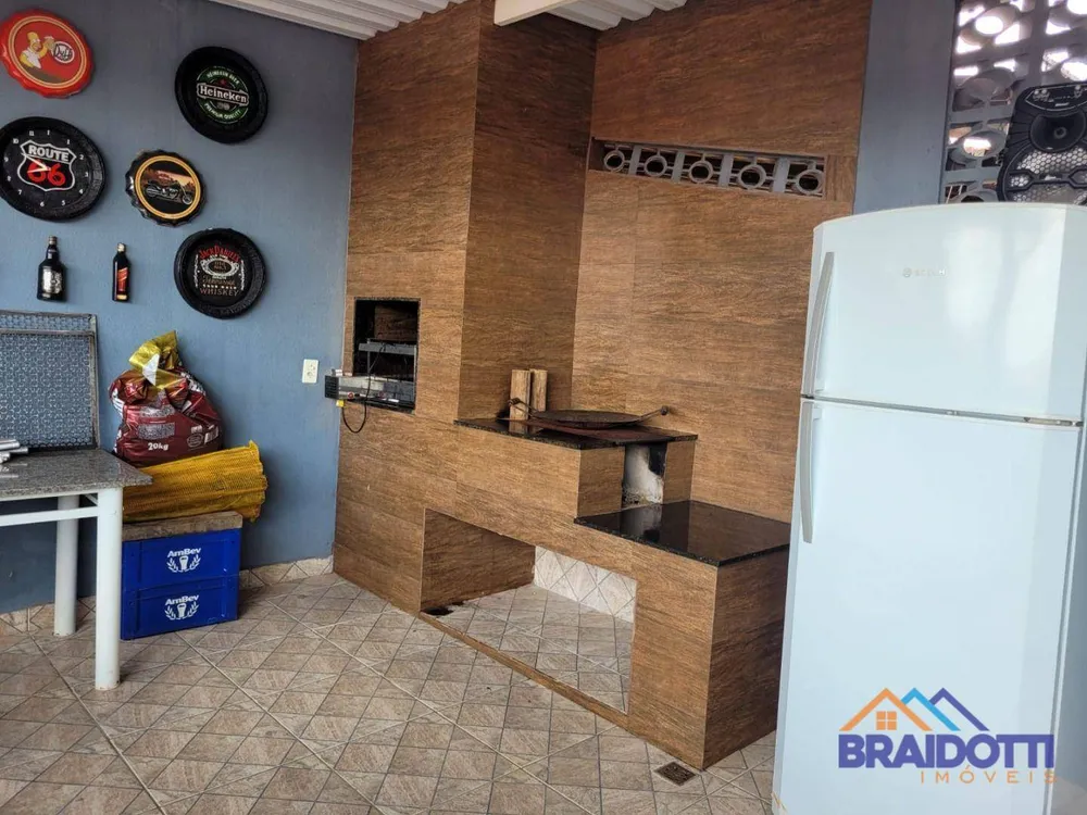 Casa, 3 quartos, 220 m² - Foto 1