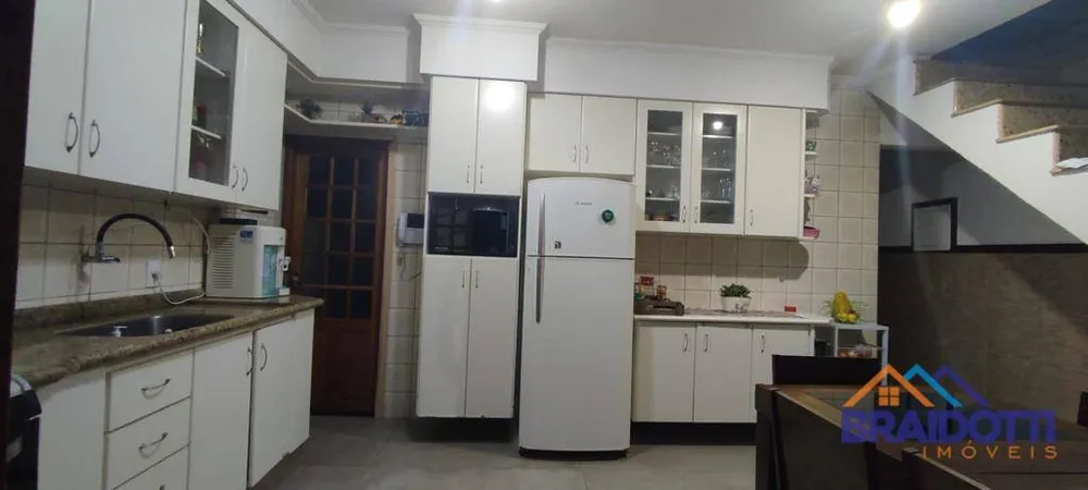 Casa, 3 quartos, 213 m² - Foto 3