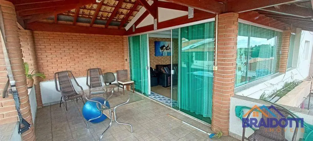Casa, 3 quartos, 213 m² - Foto 1