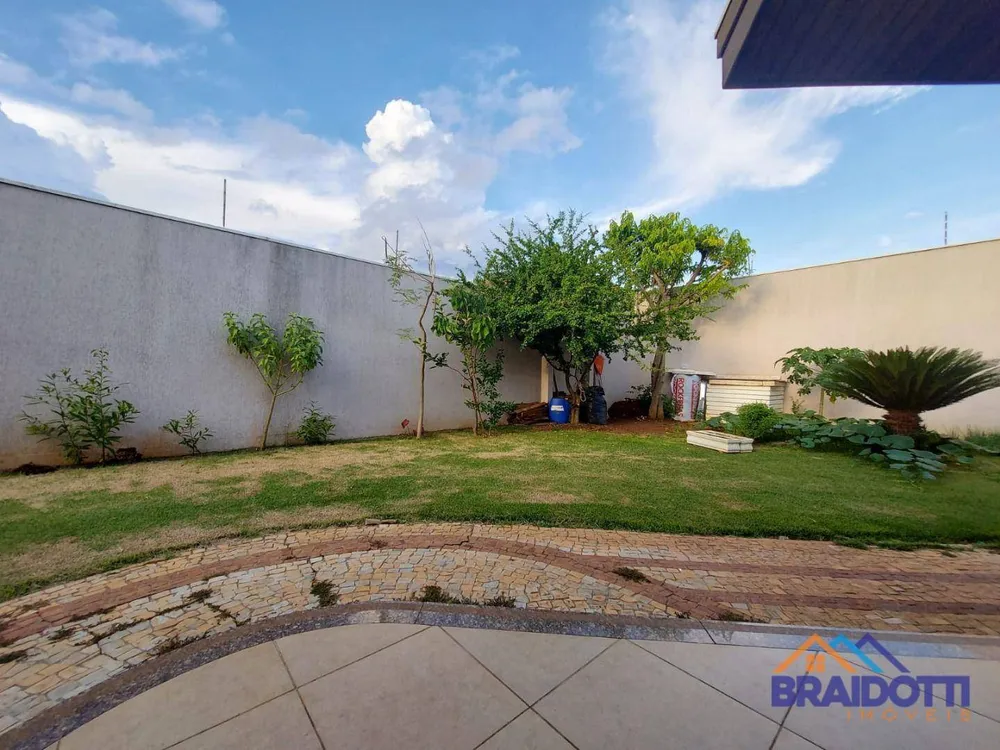 Casa, 3 quartos, 249 m² - Foto 2