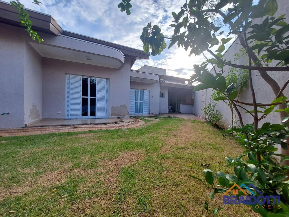 Casa, 3 quartos, 249 m² - Foto 1