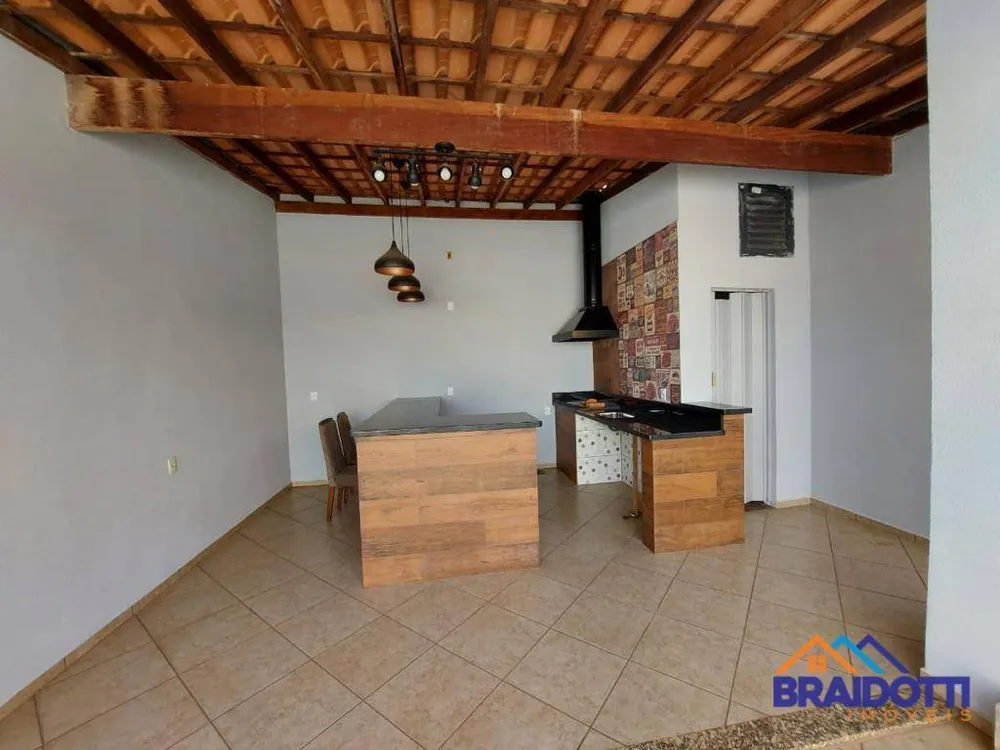Casa, 3 quartos, 204 m² - Foto 1