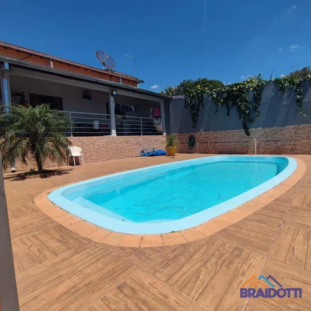 Chácara, 3 quartos, 625 m² - Foto 1