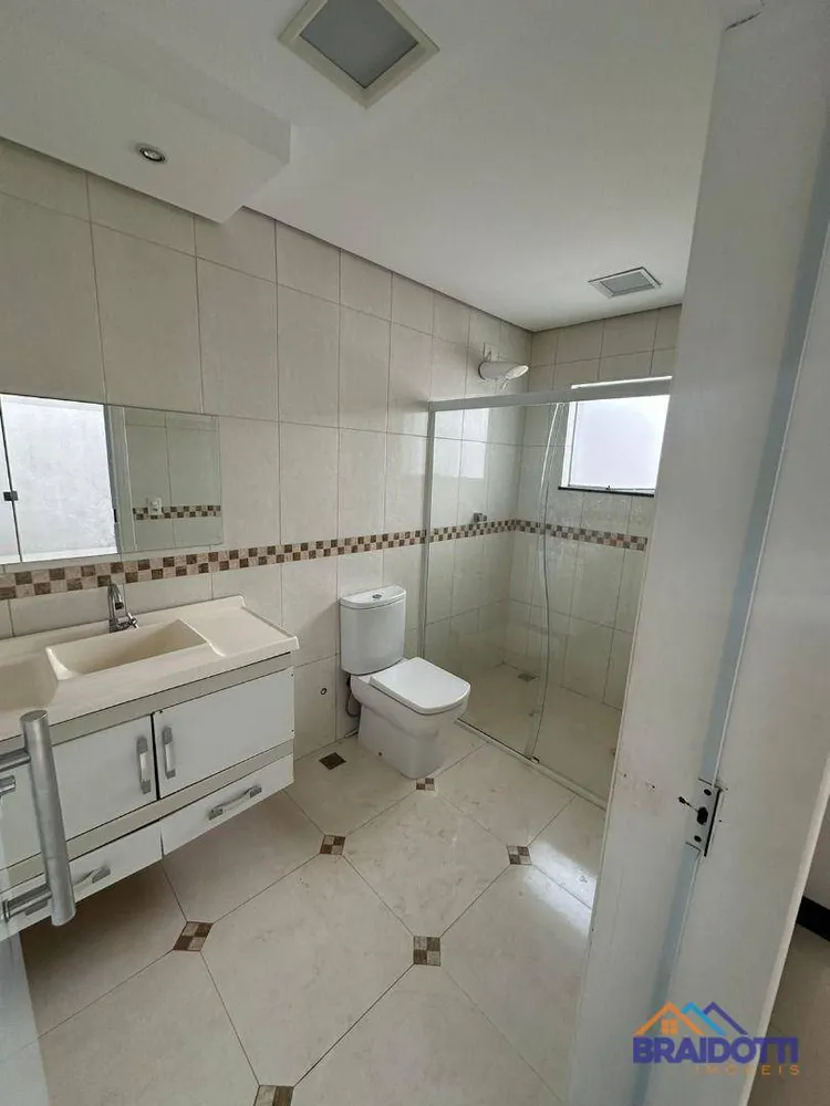 Casa, 3 quartos, 202 m² - Foto 3