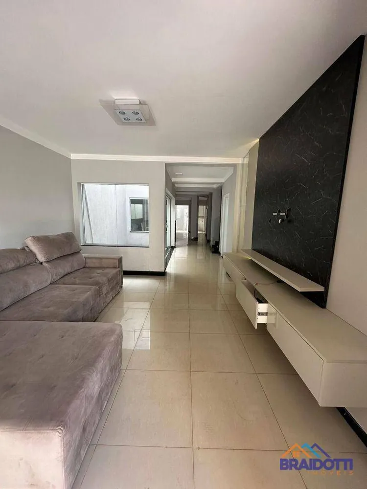 Casa, 3 quartos, 202 m² - Foto 4