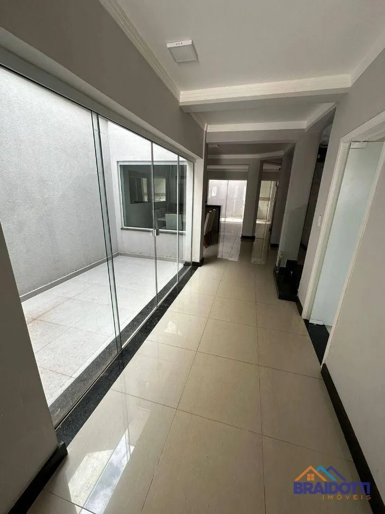 Casa, 3 quartos, 202 m² - Foto 2