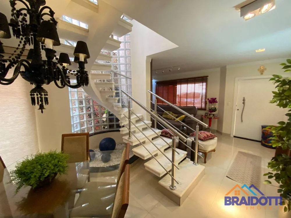 Casa, 3 quartos, 200 m² - Foto 2