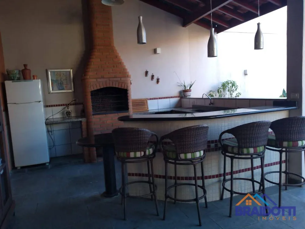 Casa, 3 quartos, 249 m² - Foto 2