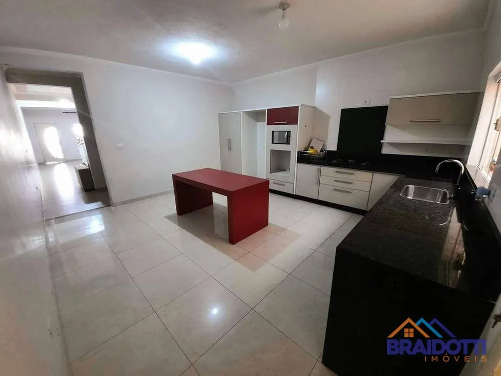 Casa, 3 quartos, 182 m² - Foto 2